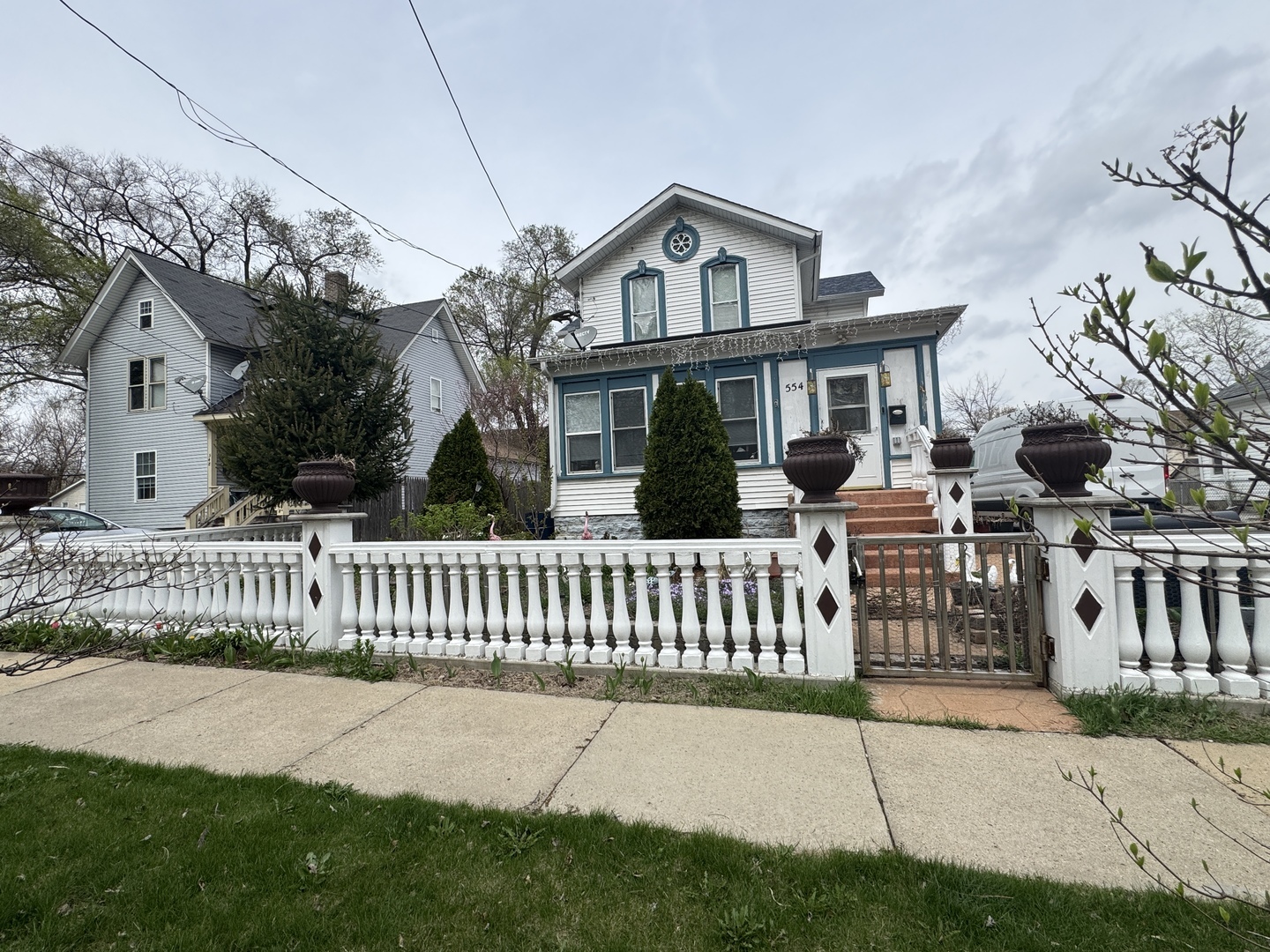 554 Spring Street  Aurora IL 60505 photo