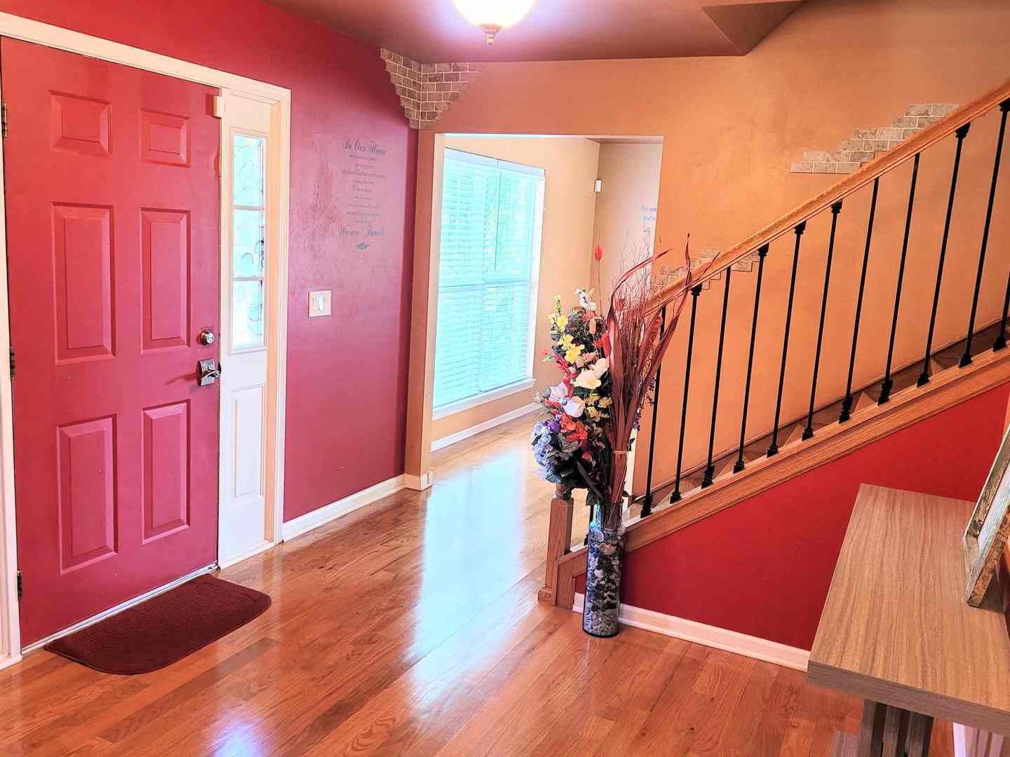 Property Photo: 818 N Edgewater Lane IL 60404