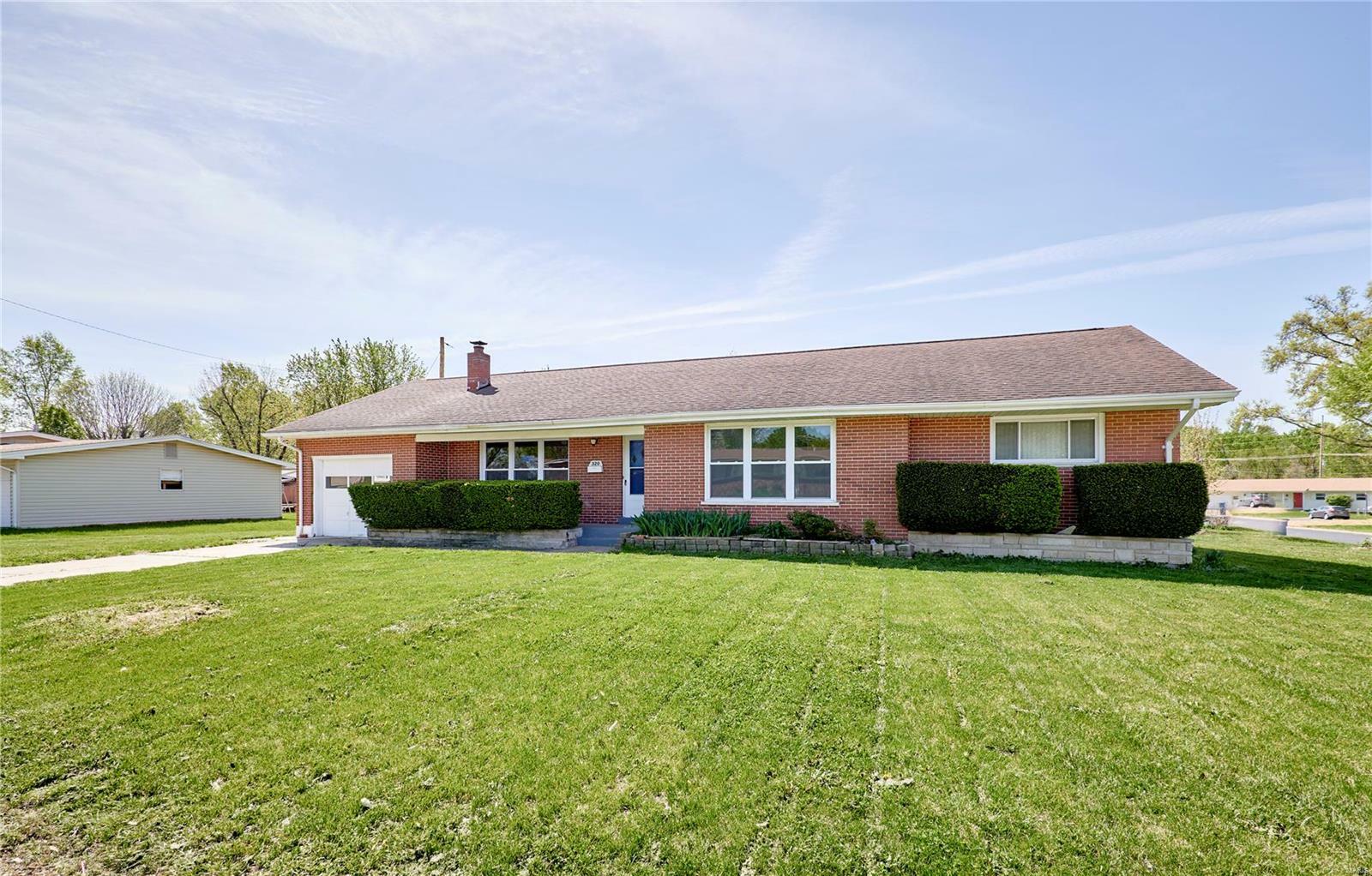 Property Photo: 320 Hawthorn Avenue MO 63301