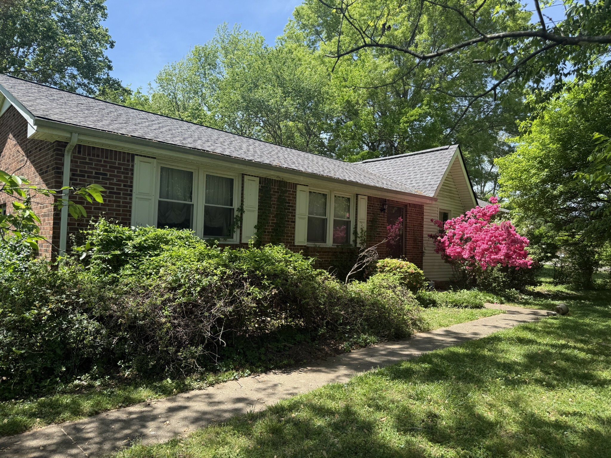 Property Photo:  1884 Hamlet Dr  TN 37040 