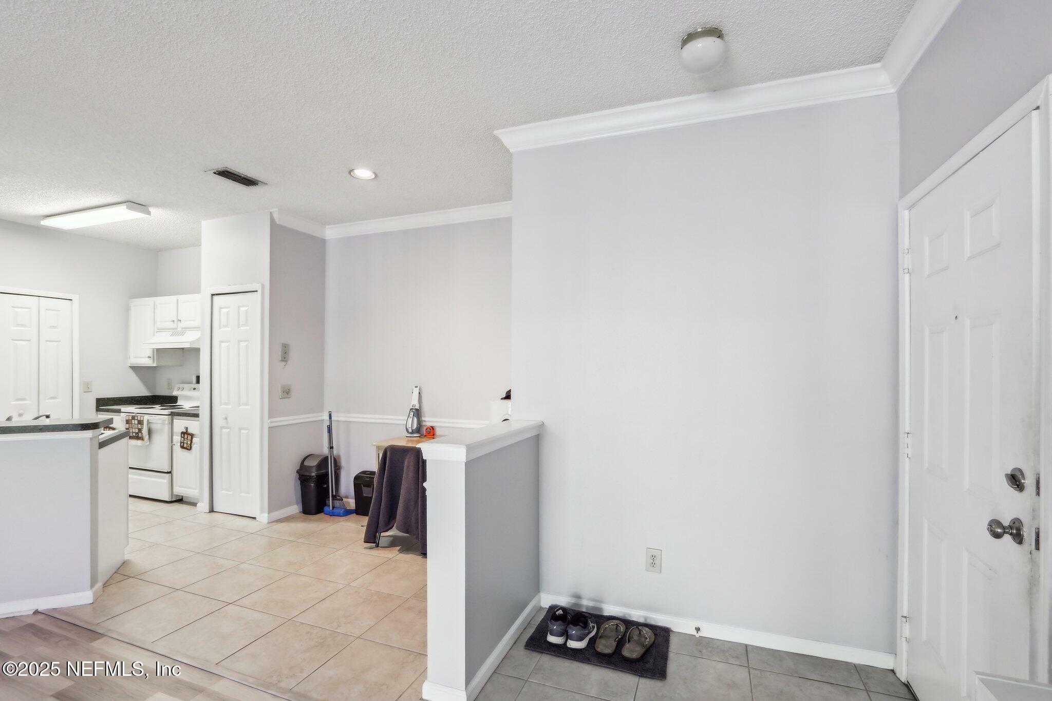 Property Photo: 10000 Gate Parkway N 2022 FL 32246