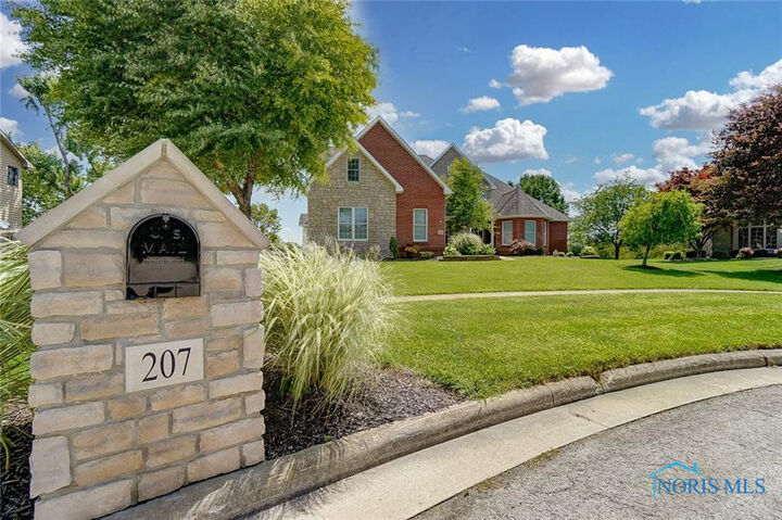 Property Photo:  207 Wellington Place  OH 45840 