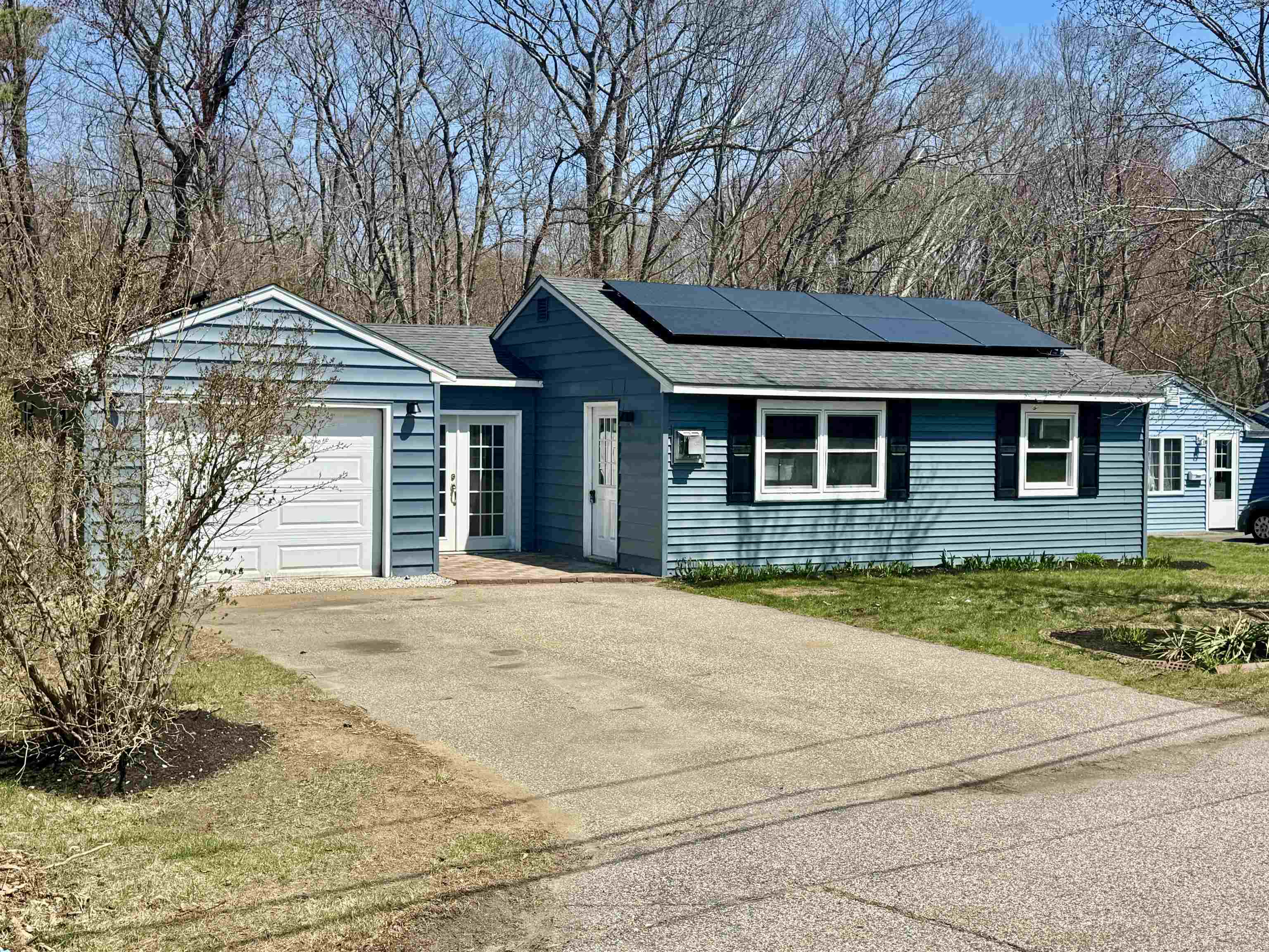 212 Holly Lane  Portsmouth NH 03801 photo