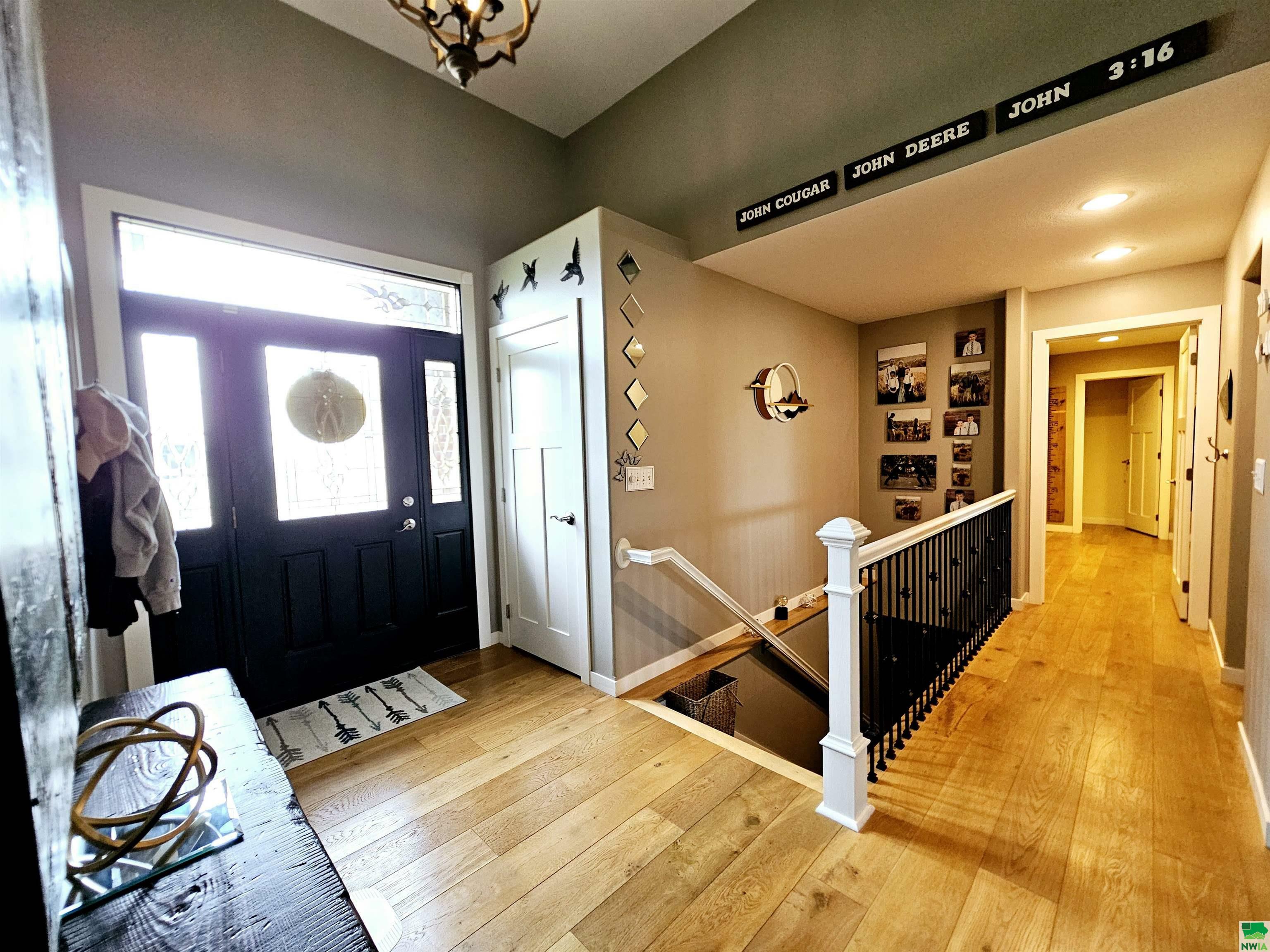 Property Photo: 6755 Cantebury Court IA 51106