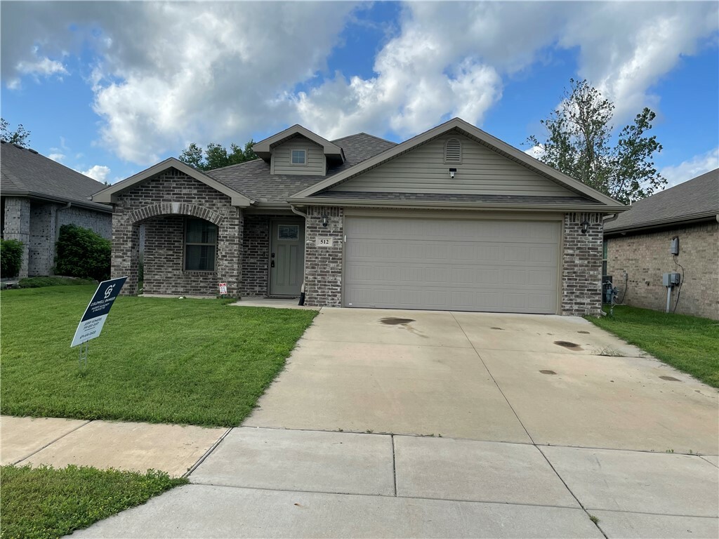 Property Photo: 512 NW 62nd Avenue AR 72713