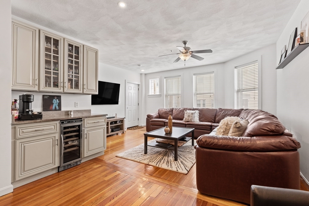 Property Photo:  148-150 Leyden St 2  MA 02128 