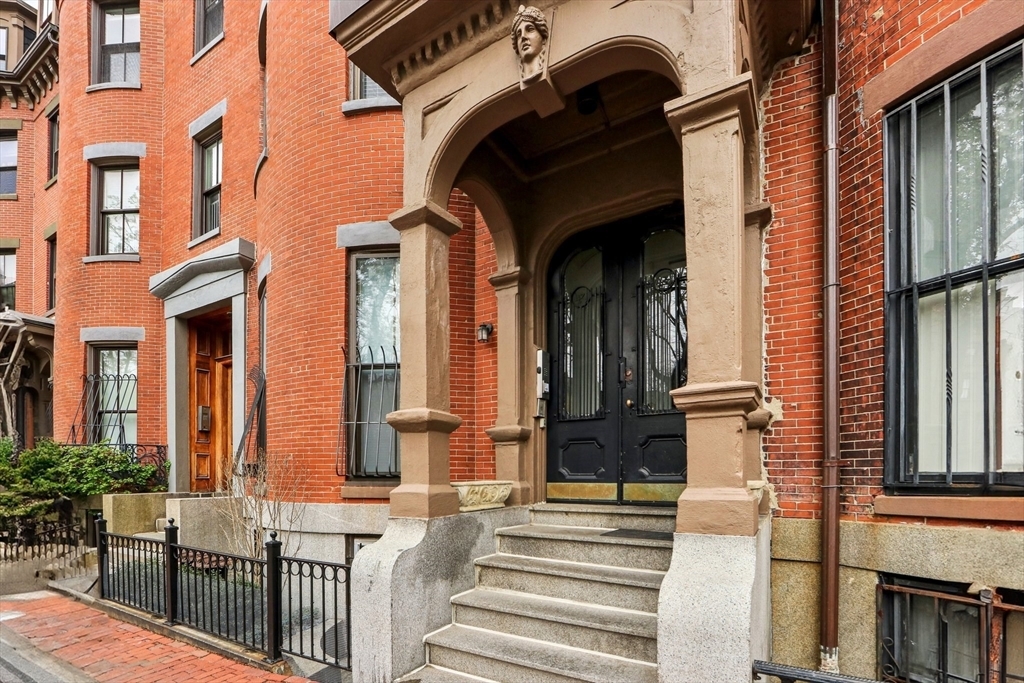 Property Photo:  431 Shawmut Ave 2  MA 02118 