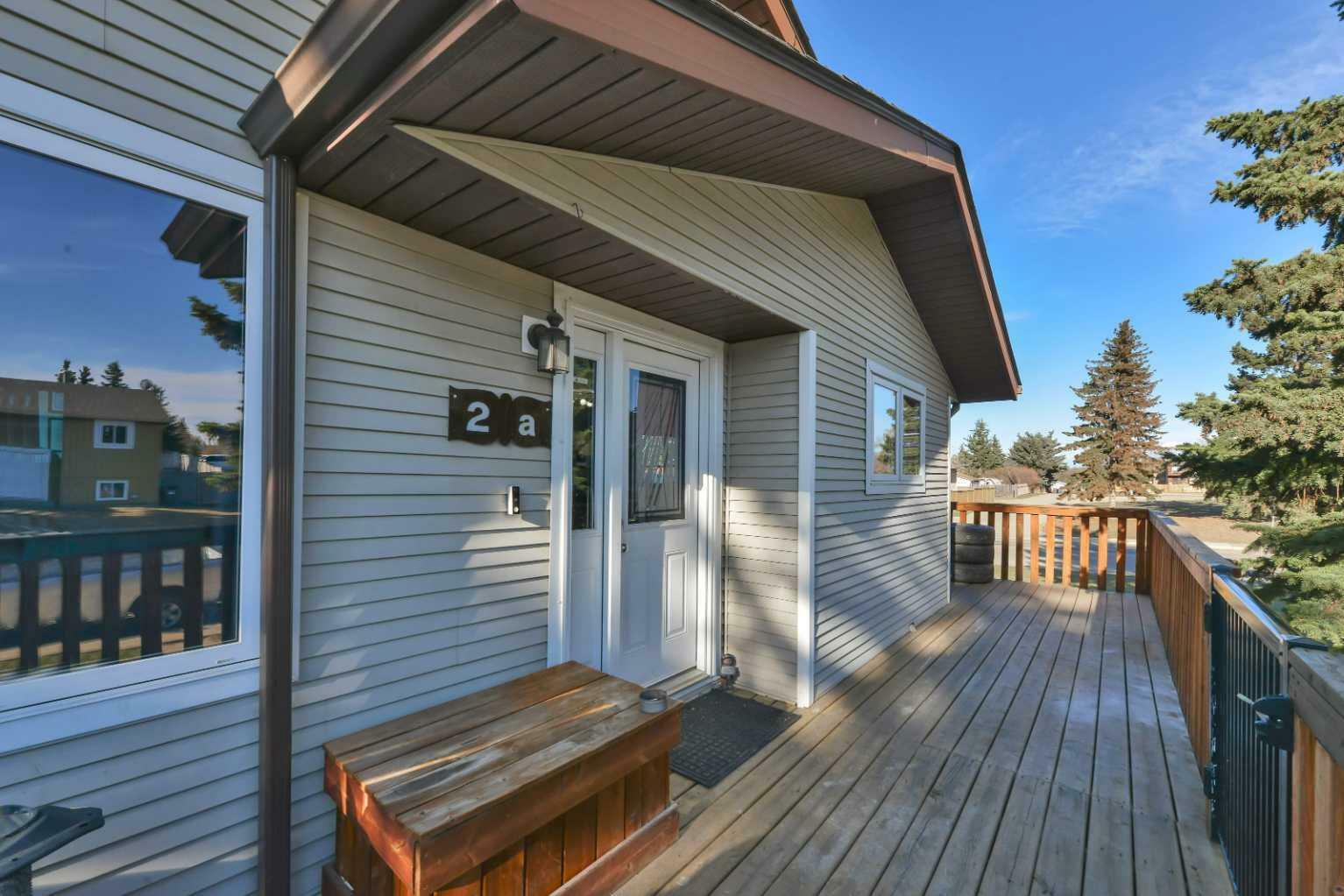 Property Photo: 2 Greenham Drive AB T4P 2X4