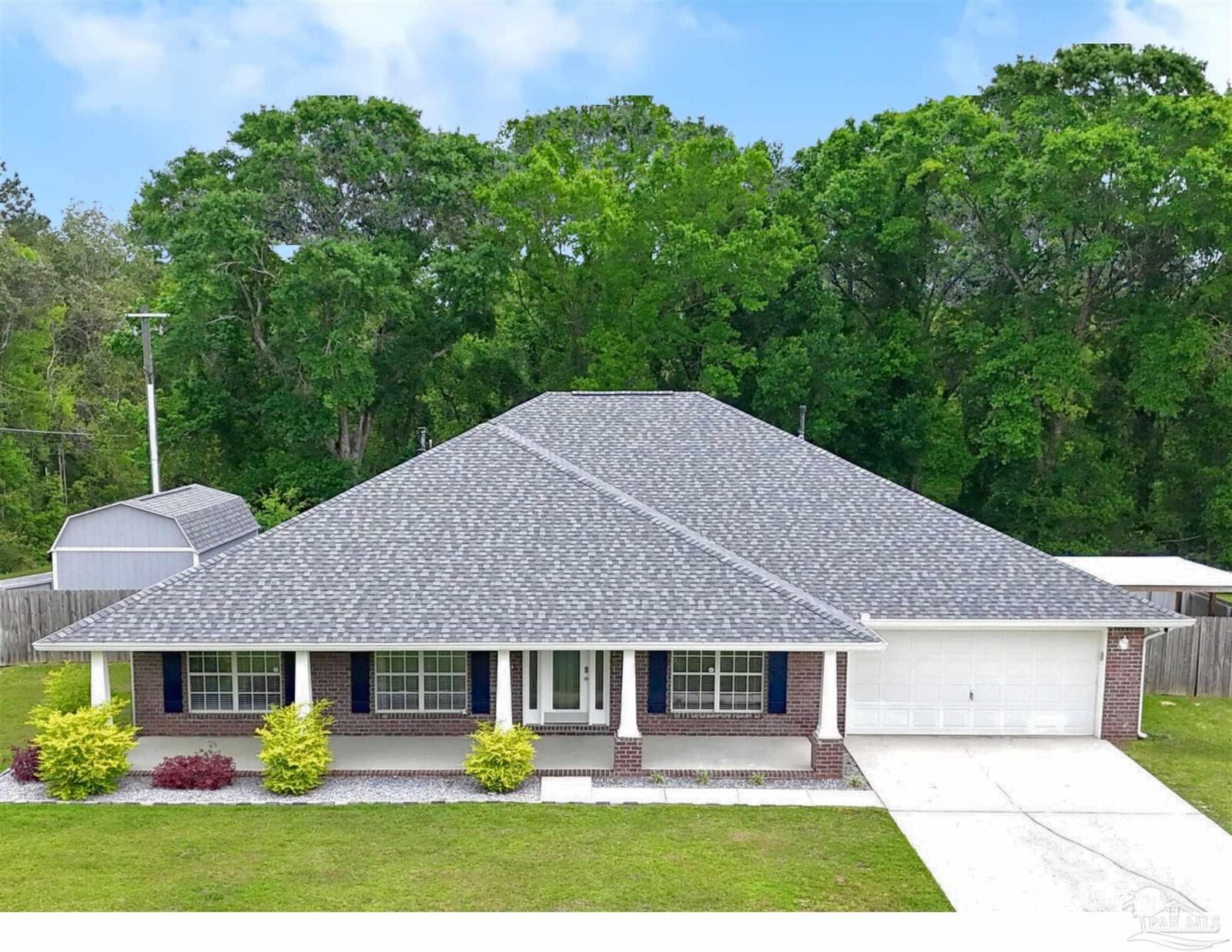 Property Photo: 1698 Hollow Point Dr FL 32533