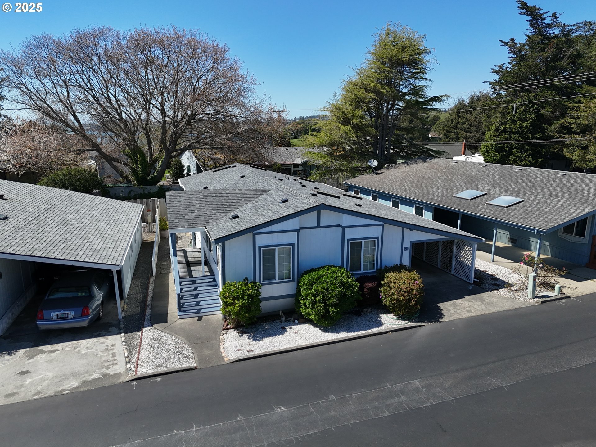 Property Photo: 97940 W Benham Ln 21 OR 97415