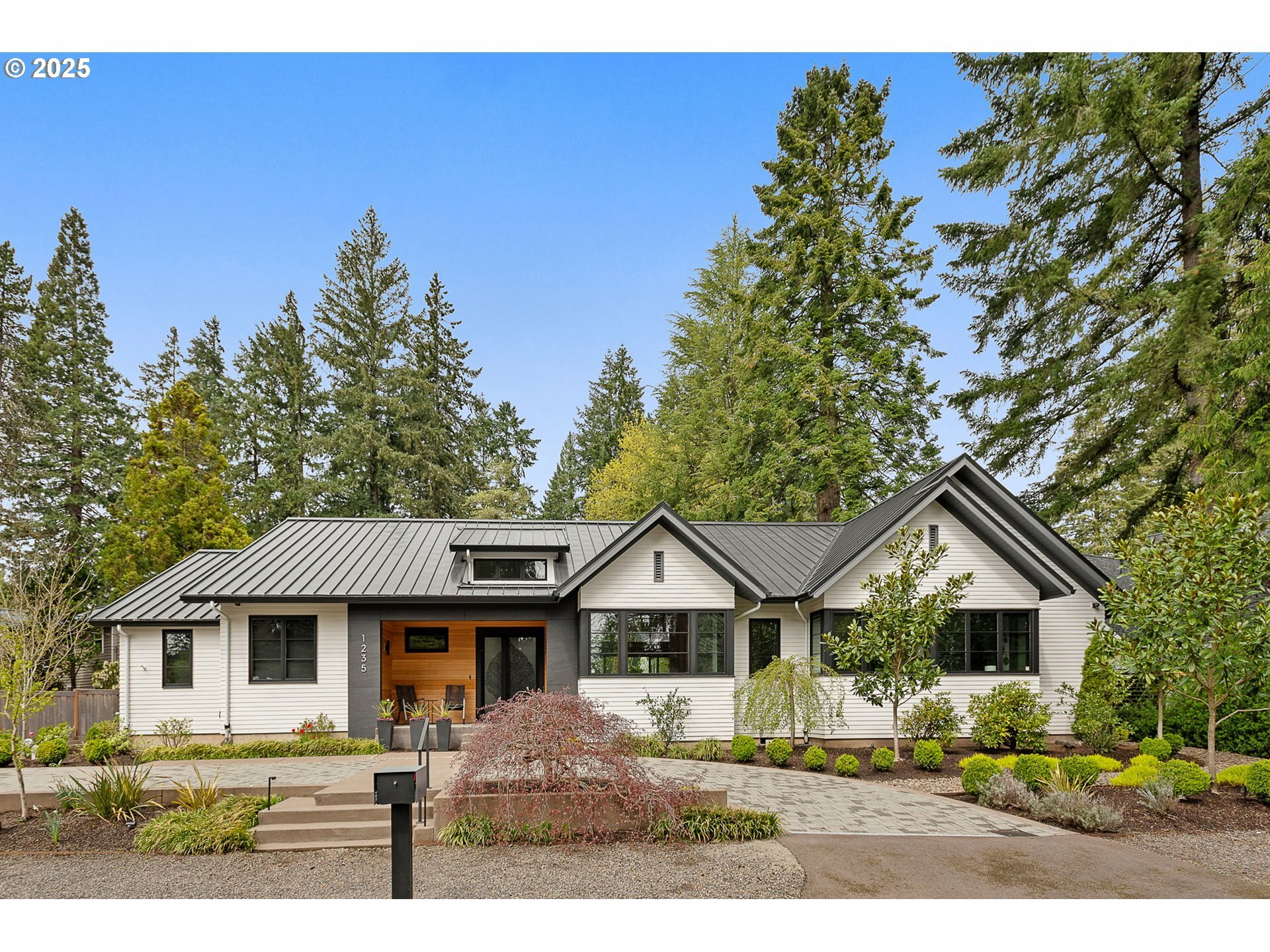 Property Photo: 1235 Andrews Rd OR 97034