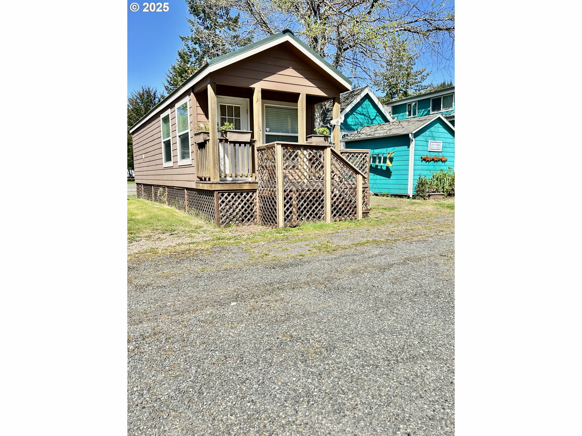 Property Photo: 97136 N Bank Rogue River Rd 10 OR 97444