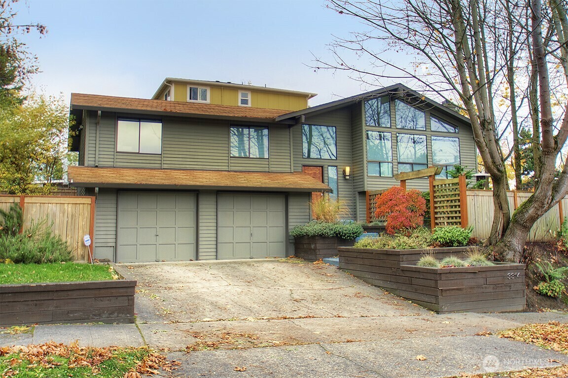 Property Photo: 3314 E Pike Street WA 98122