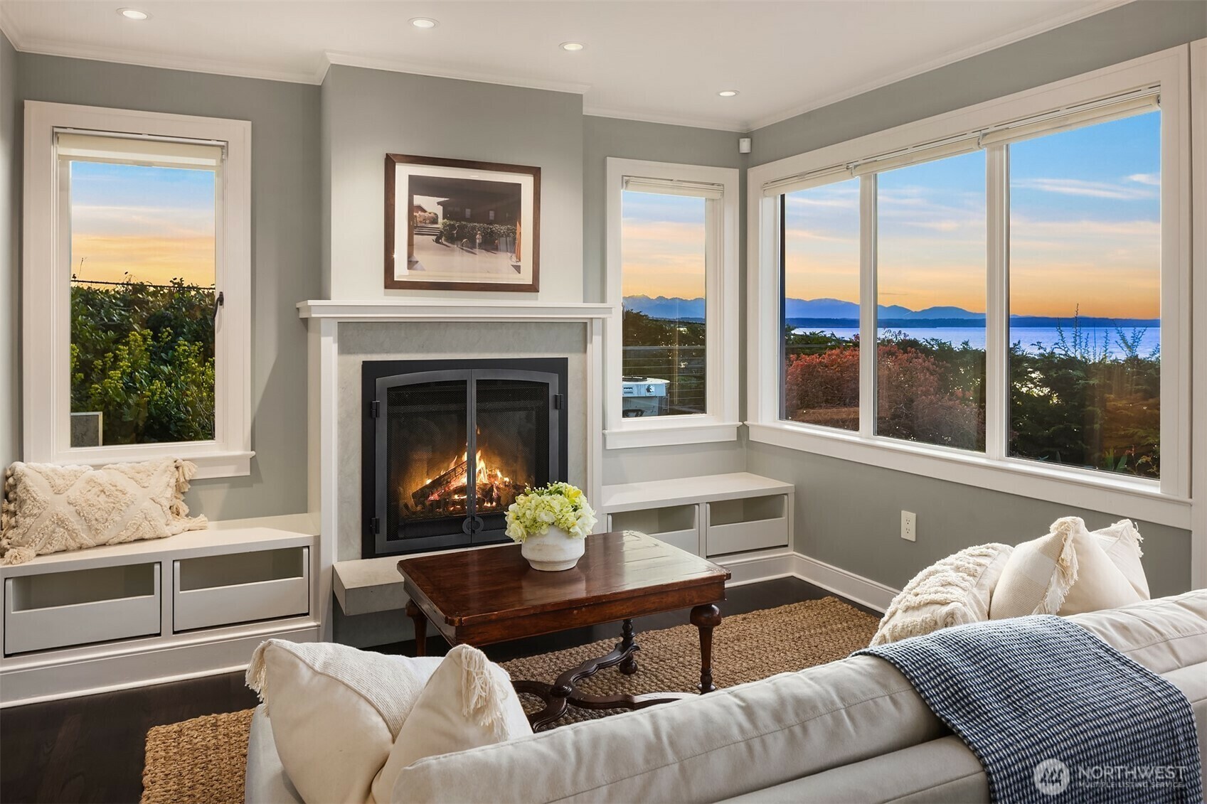 Property Photo: 4594 W Cramer Street WA 98199
