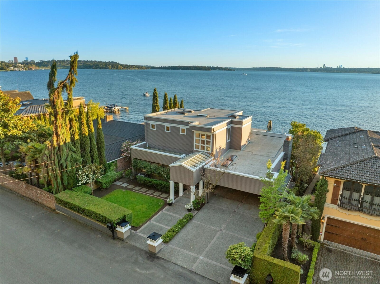Property Photo: 175 Lake Avenue W WA 98033