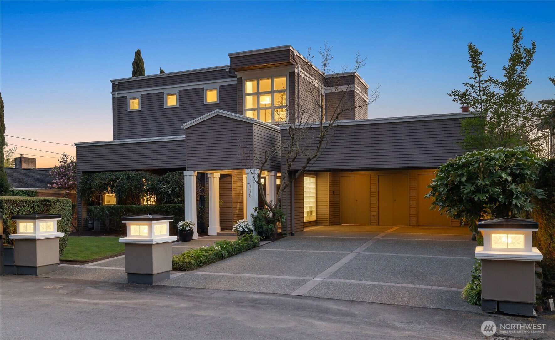 Property Photo: 175 Lake Avenue W WA 98033