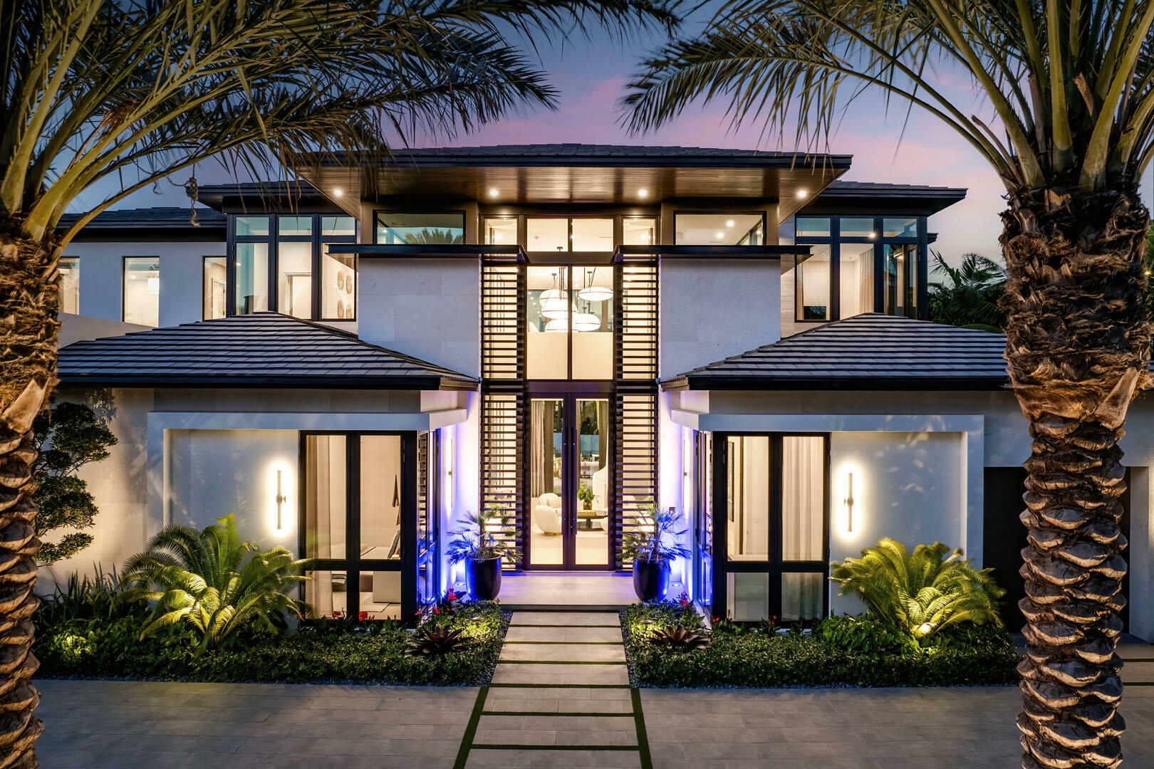 Property Photo: 207 W Coconut Palm Road FL 33432