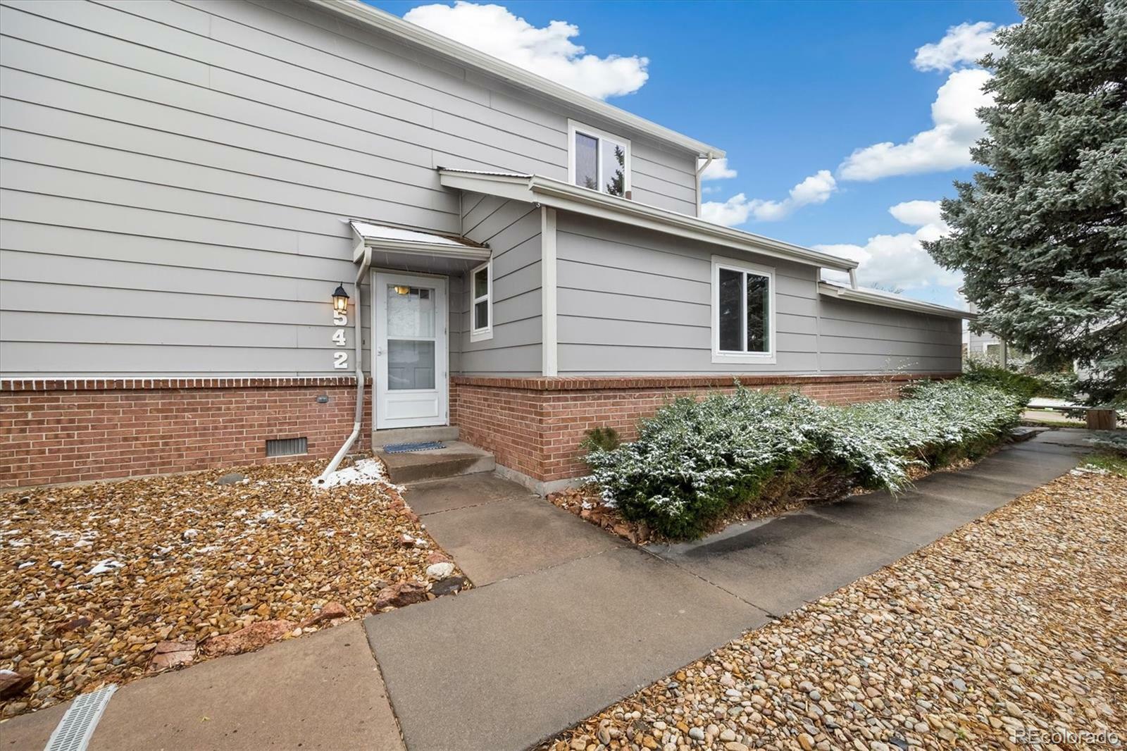 Property Photo: 542 W Crestline Circle 8B1 CO 80120