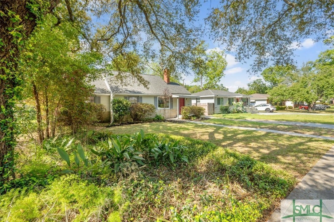 Property Photo:  2029 E 41st Street  GA 31404 