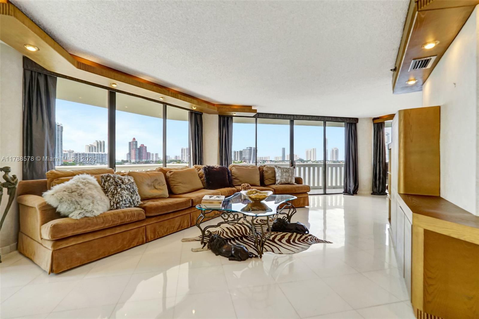 Property Photo: 3000 Island Blvd 706 FL 33160
