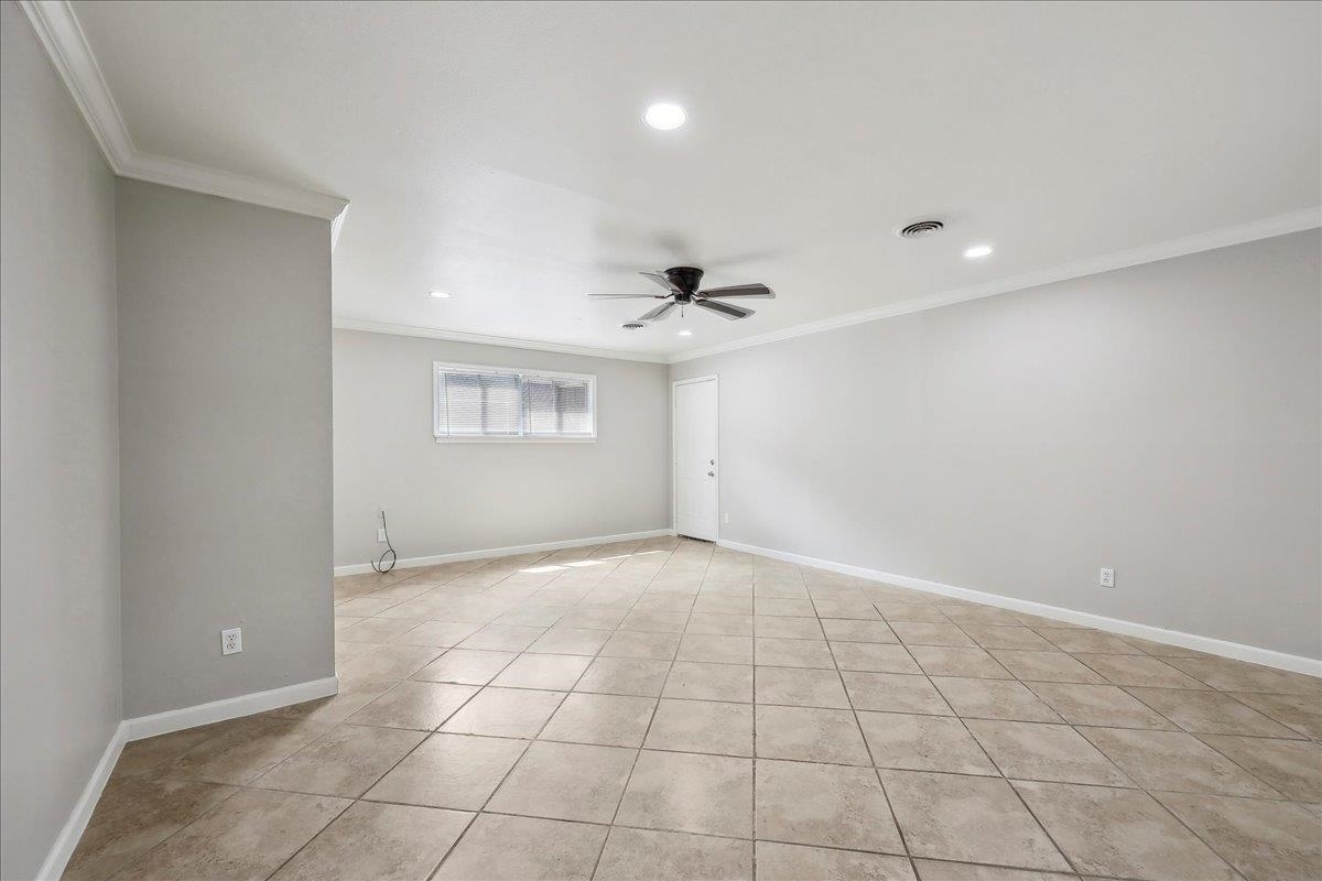 Property Photo: 4655 Dellwood Ln TX 77706