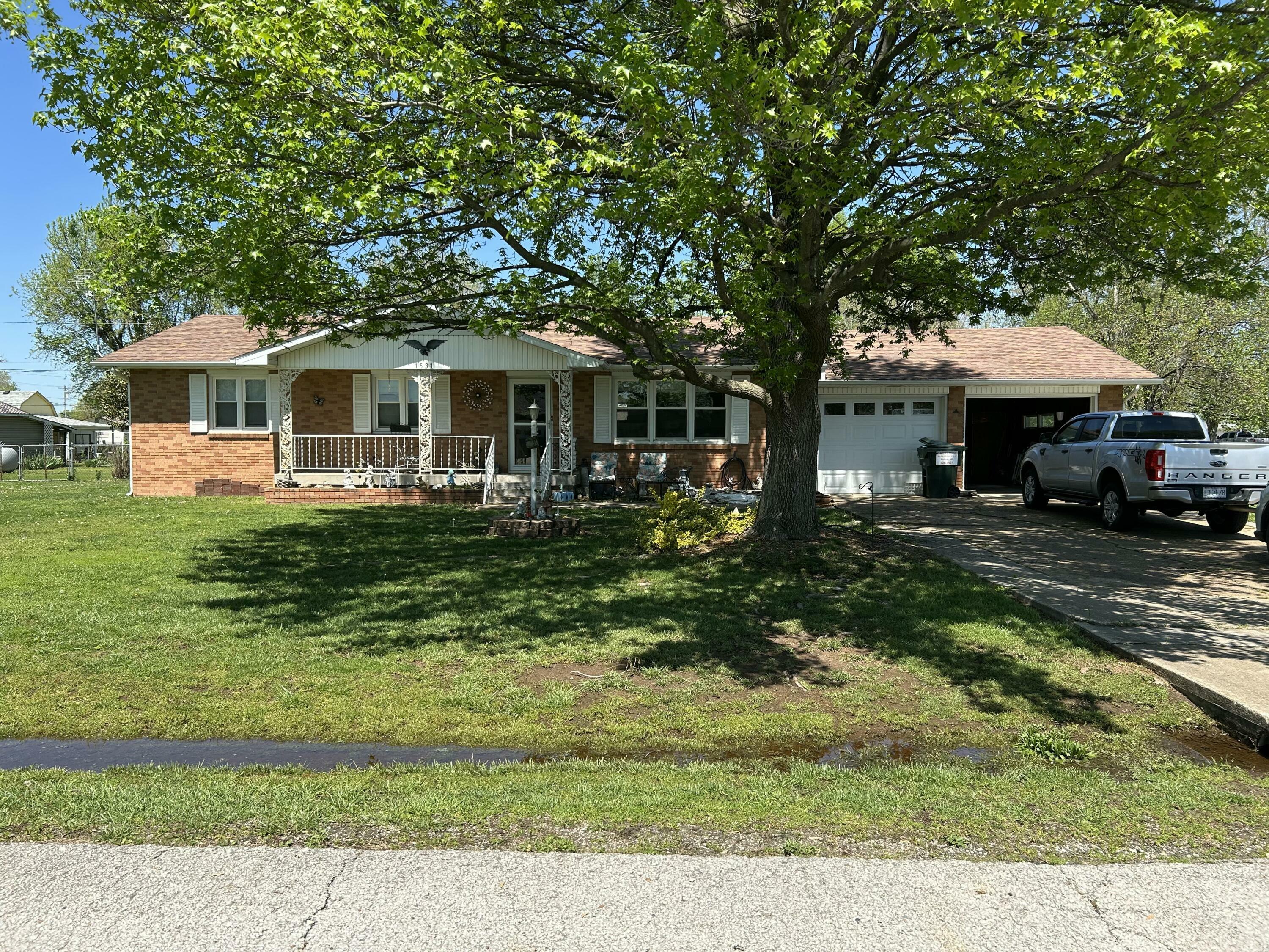 Property Photo: 1531 W Chestnut Street MO 65613