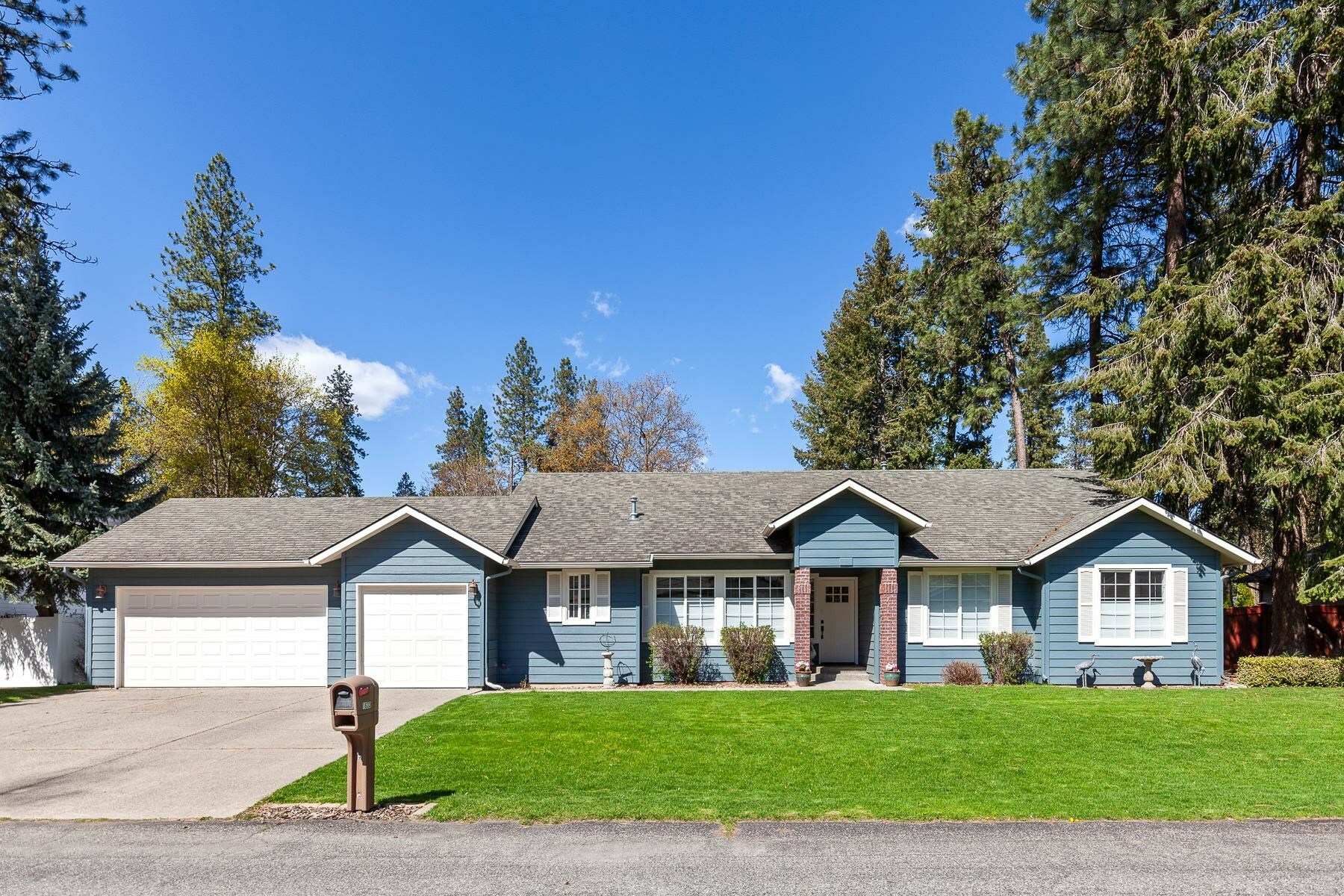 Property Photo: 1633 E Northwood Dr ID 83835