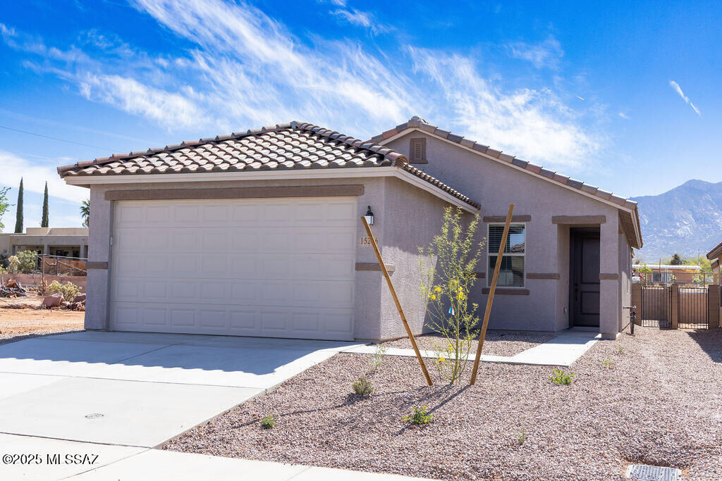 Property Photo: 15286 N Primrose Peak Trail AZ 85739