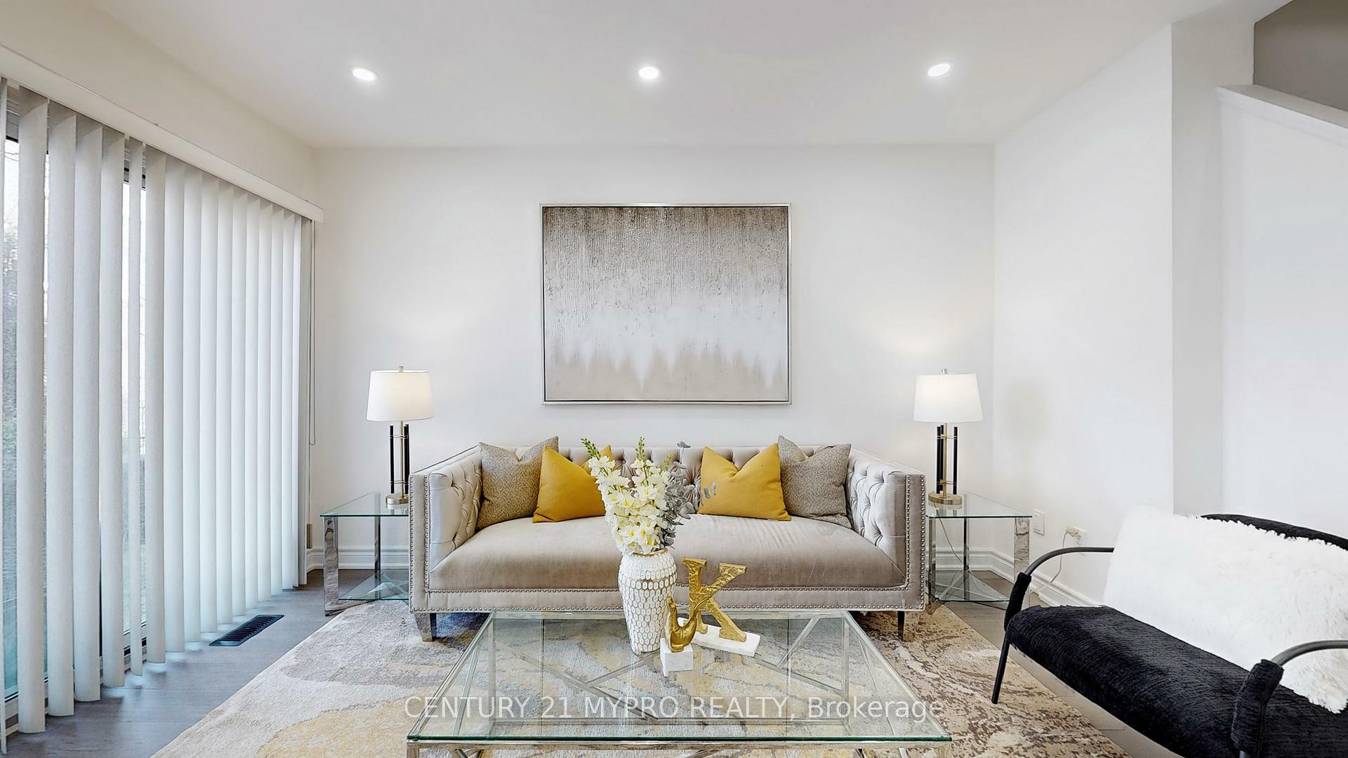 Property Photo: 735 New Westminster Drive 32 ON L4J 7Y9