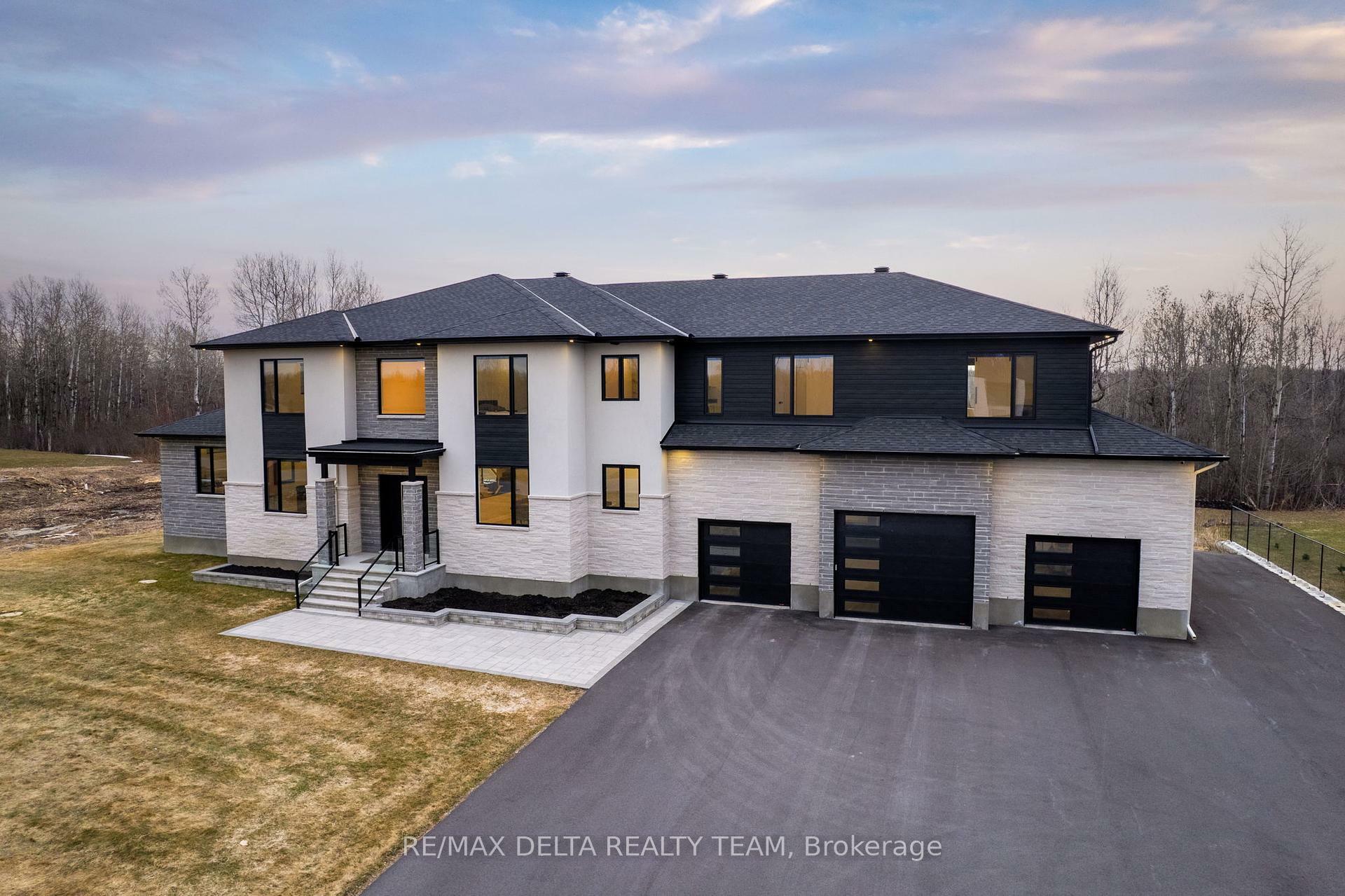 Photo de la propriété: 663 Ballycastle Crescent ON K1X 0A3
