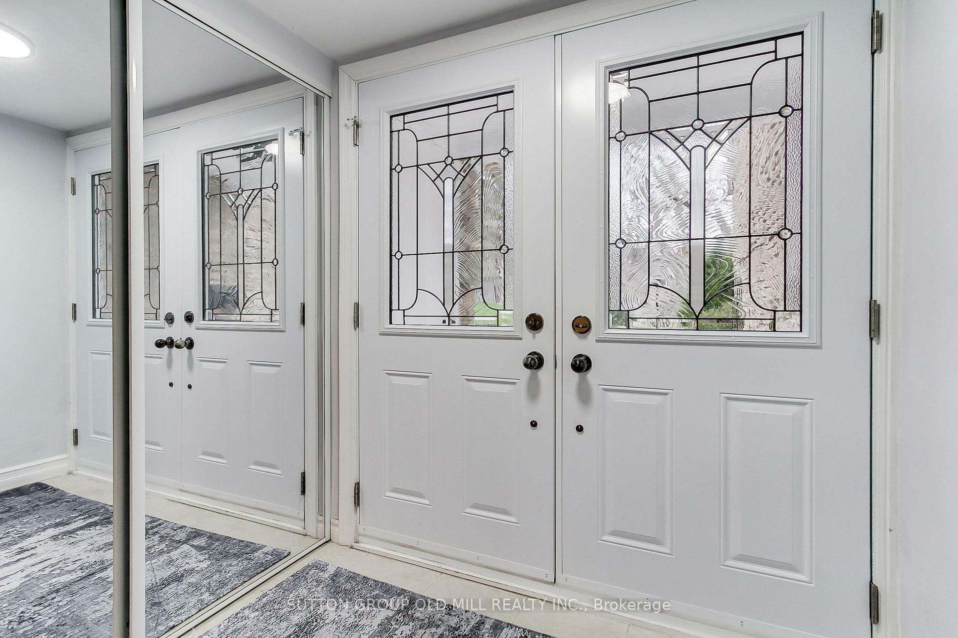 Property Photo: 400 Bloor Street 31 ON L5A 3M8