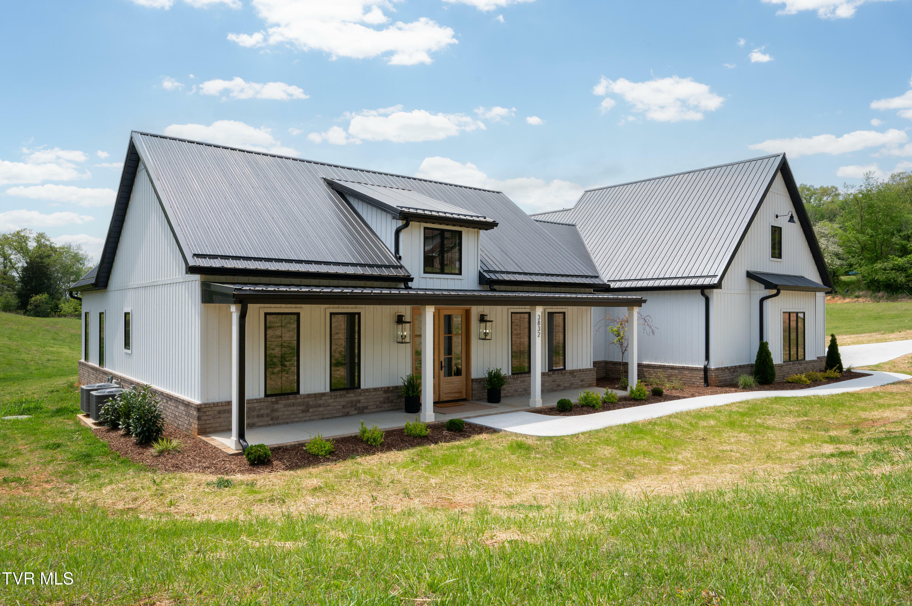 Property Photo: 3832 Lake Valley Drive TN 37664