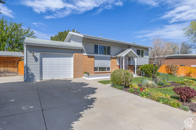 Property Photo: 3788 W Hillsboro Cir UT 84084