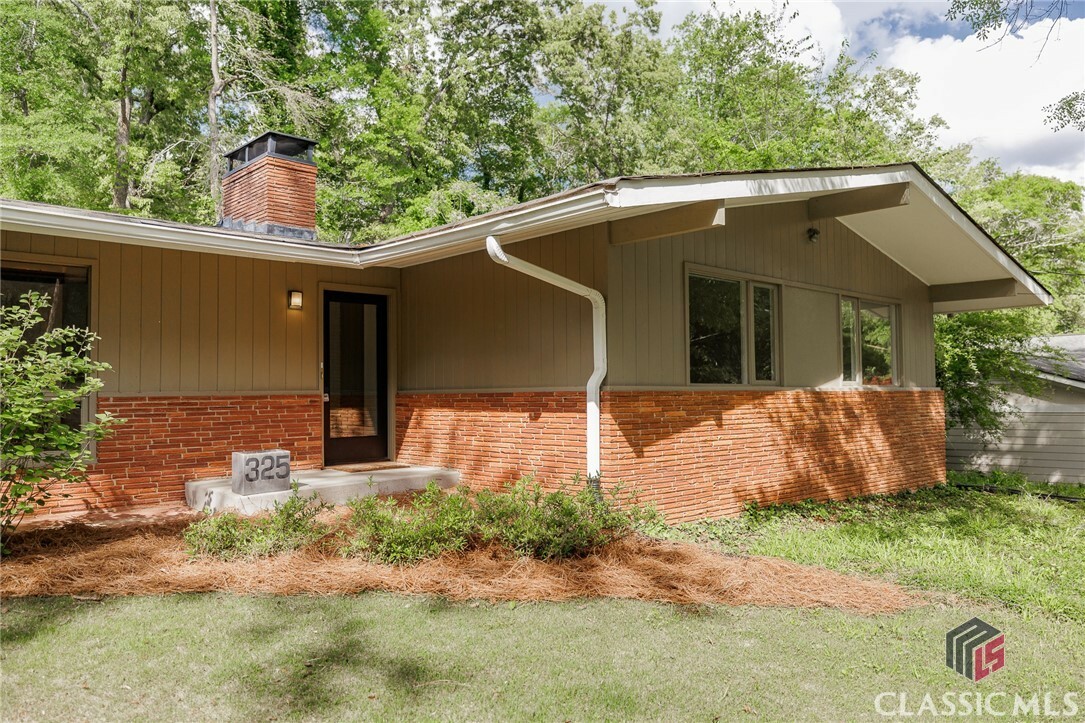 Property Photo: 325 Duncan Springs Road GA 30606