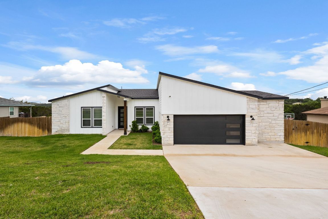 Property Photo: 4409 Silverhill Drive TX 78645
