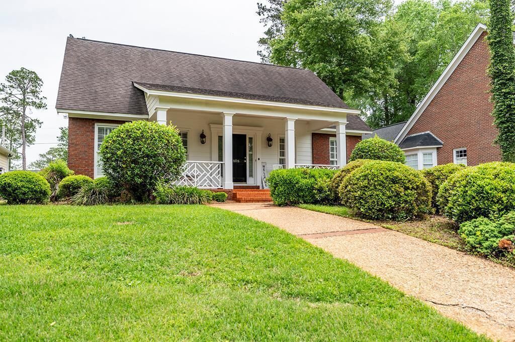 Property Photo:  608 Russell Road  GA 31707 