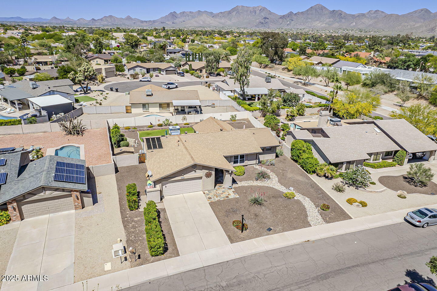 Property Photo: 9466 E Laurel Lane AZ 85260