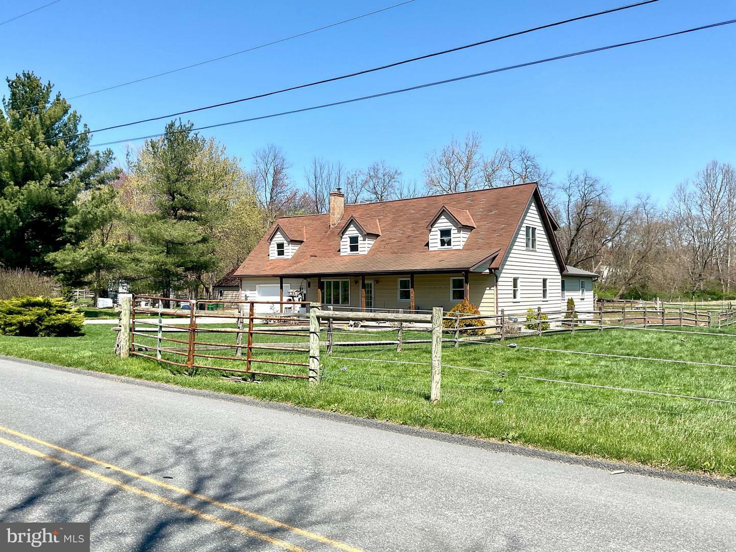 Property Photo:  69 Fairview Road  PA 17560 