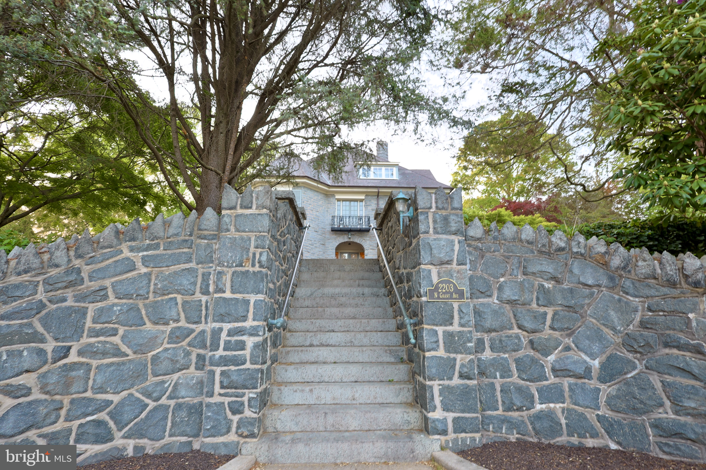 Property Photo: 2203 N Grant Avenue DE 19806