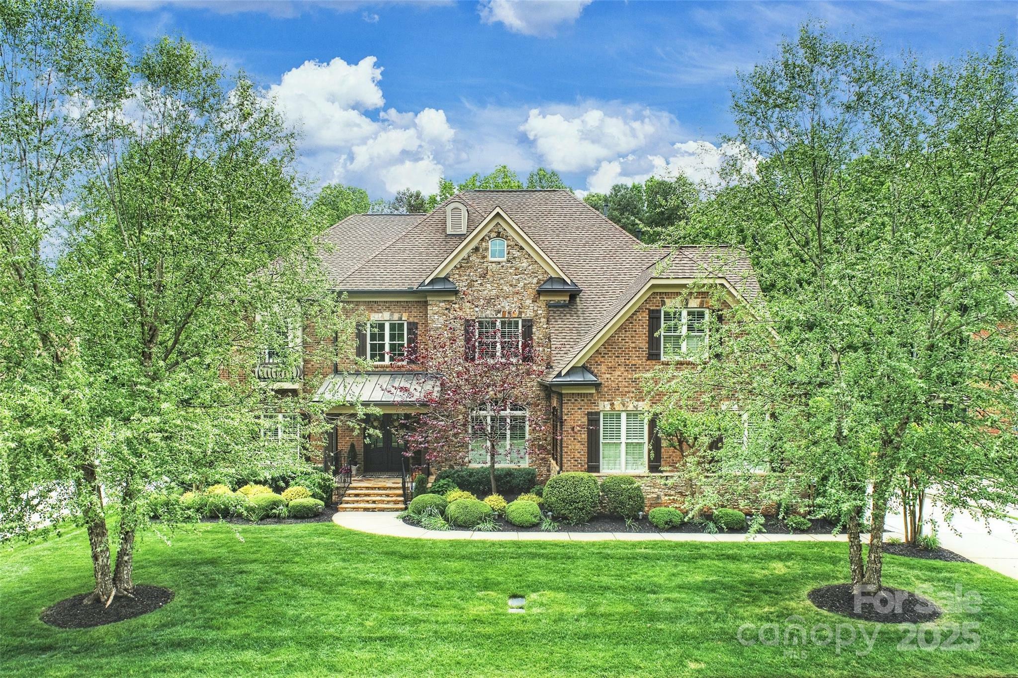 Property Photo:  2001 Arundale Lane  NC 28104 