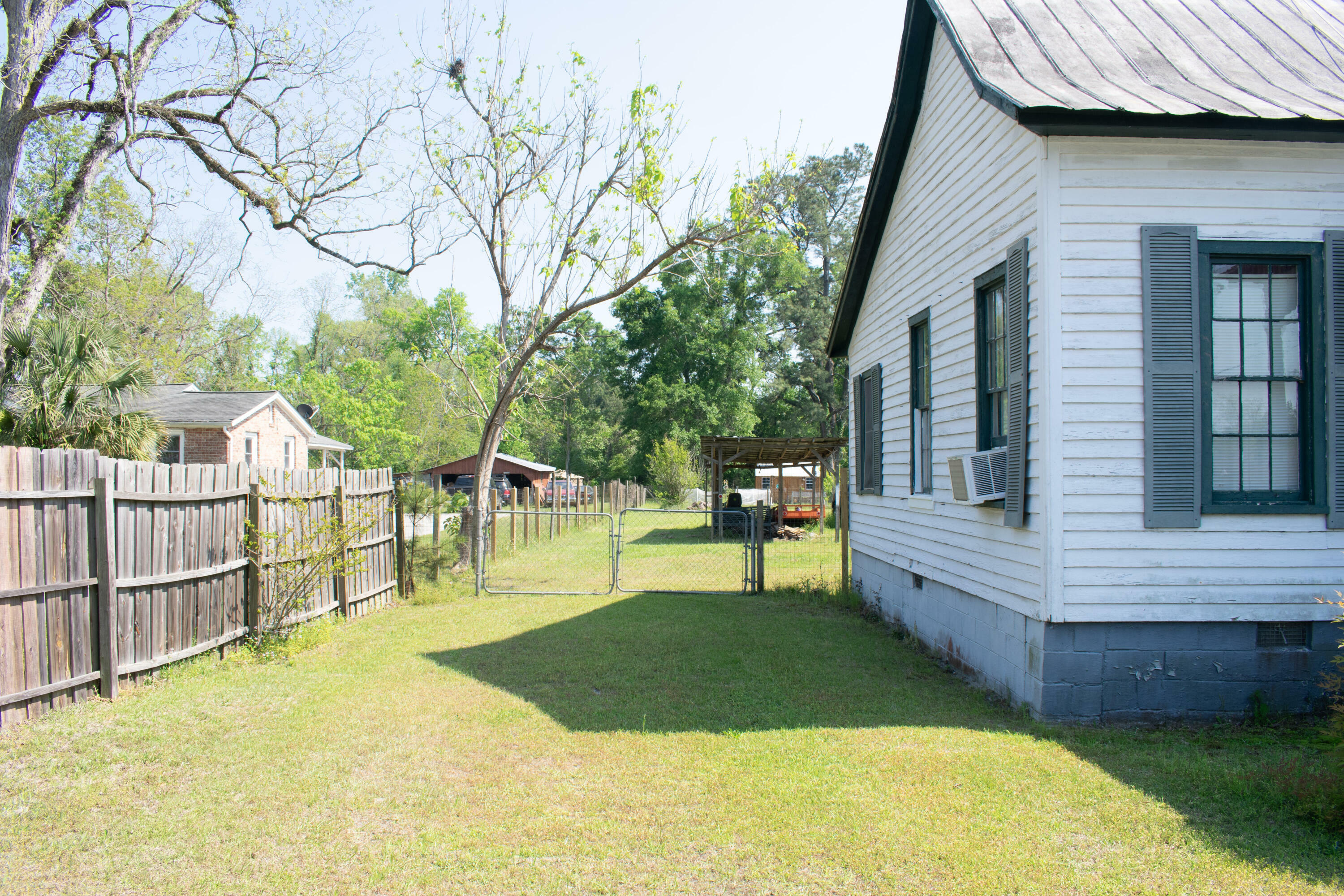 Property Photo: 281 Bridge Street SC 29432