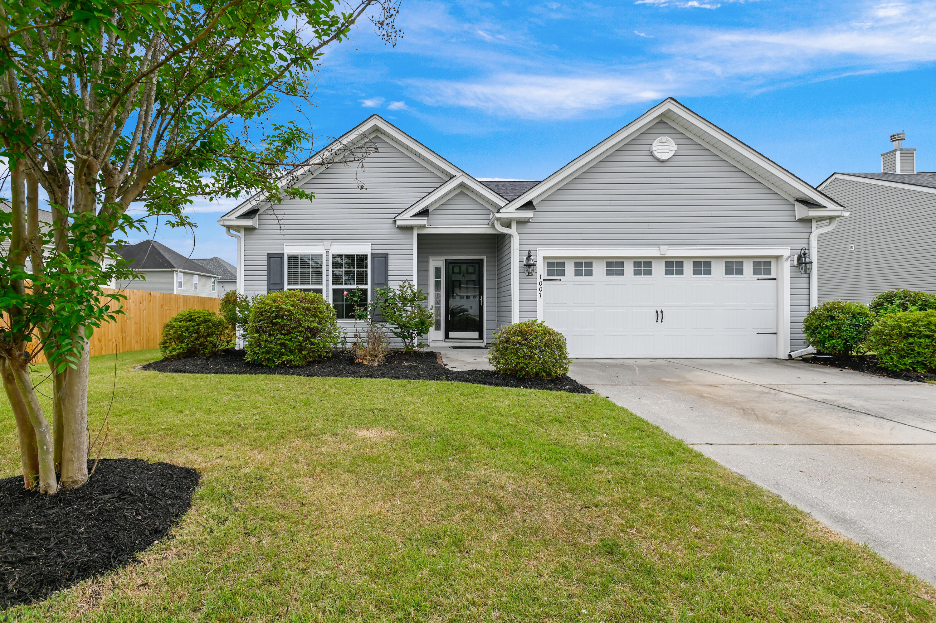 Property Photo:  1007 Halfacre Lane  SC 29456 