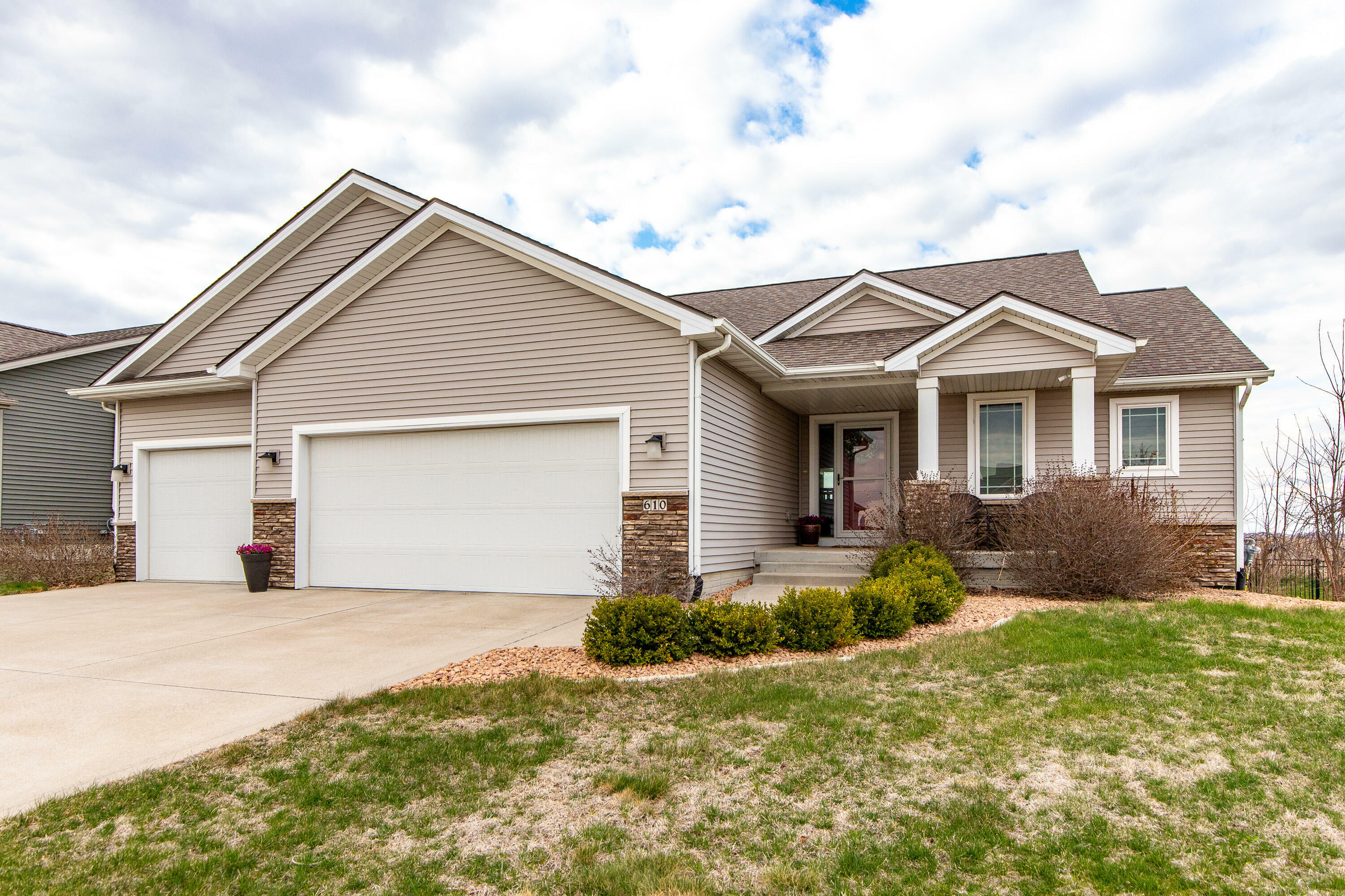 610 NW Autumn Crest Drive  Ankeny IA 50023 photo