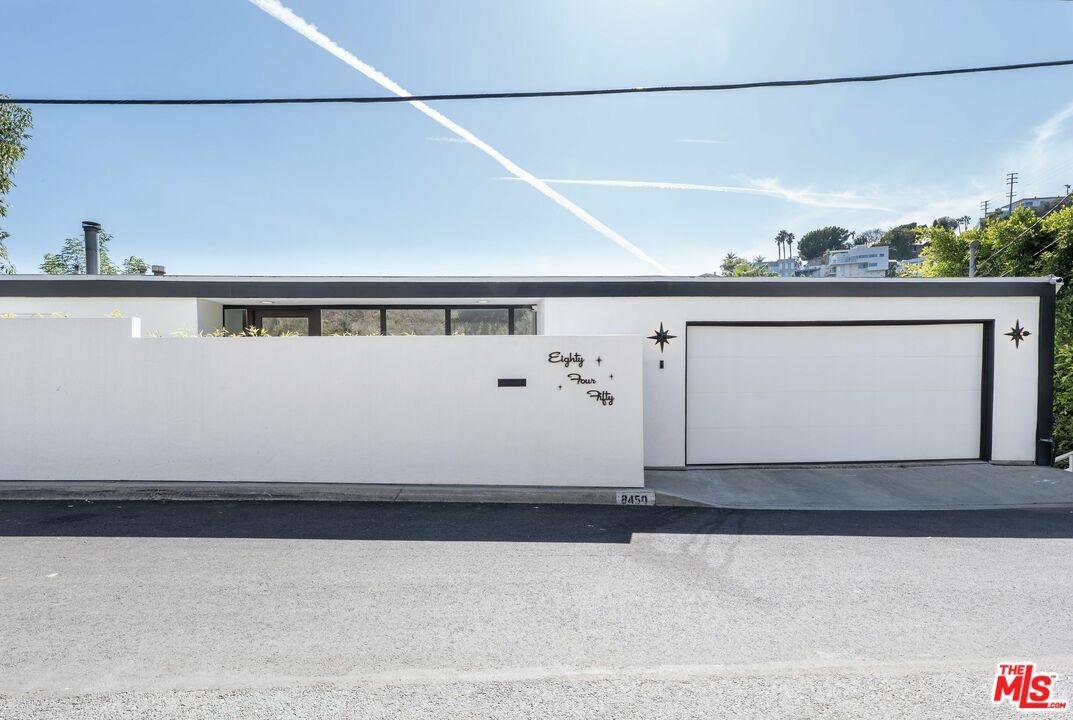 Property Photo: 8450 Carlton Way CA 90069