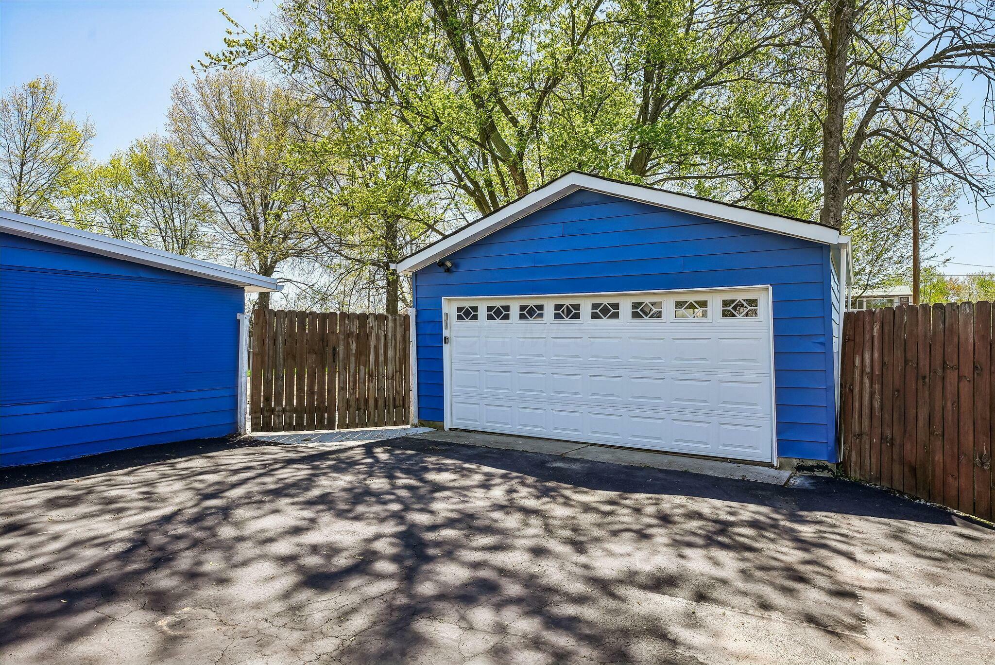 Property Photo: 122 Sycamore Creek SW Road OH 43062