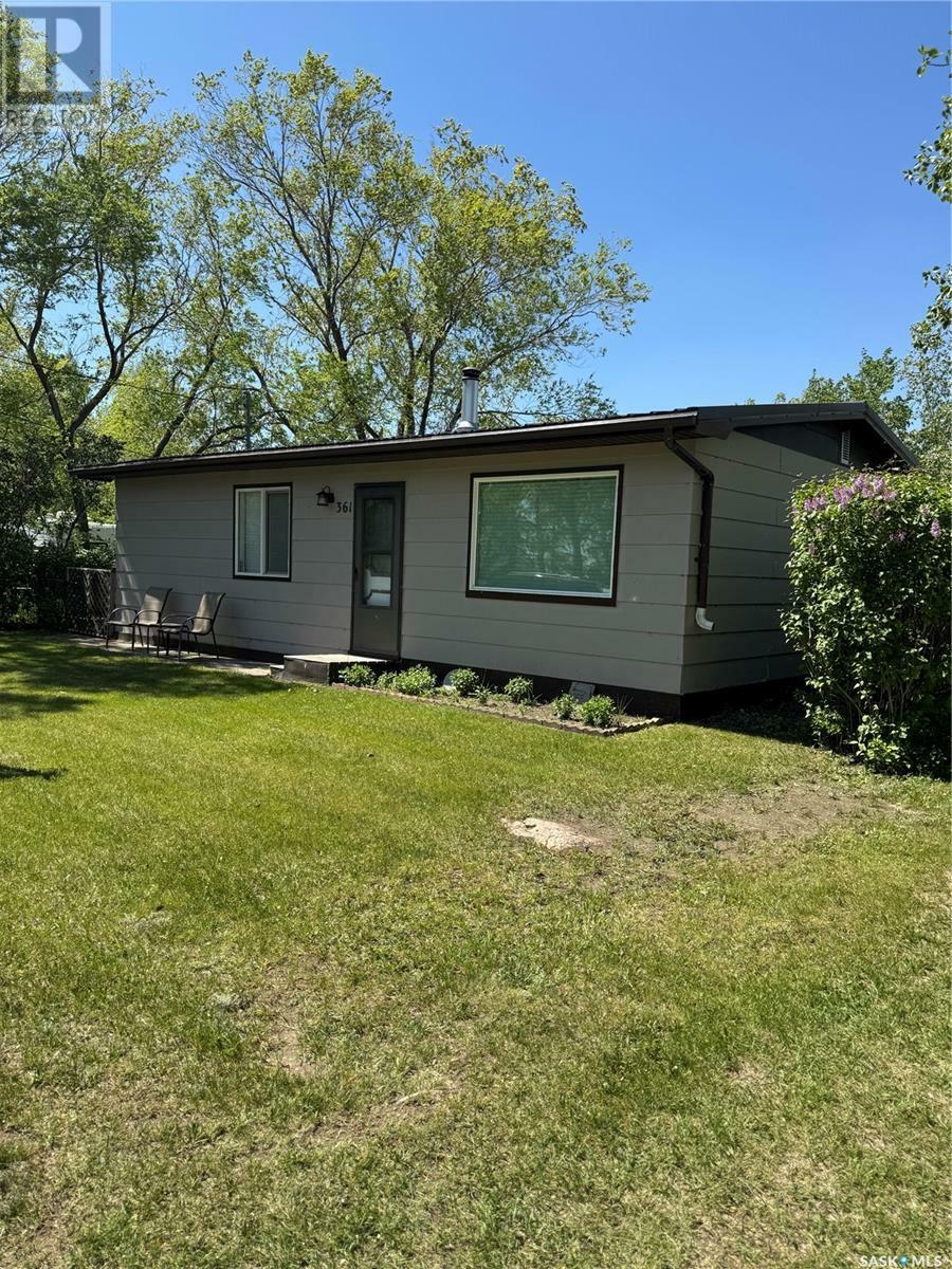 Property Photo: 361 Lakeshore Drive SK S0G 1C0