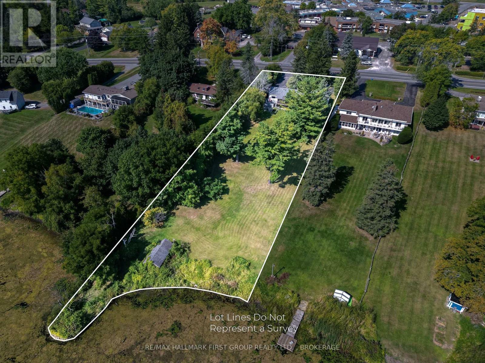 Property Photo: 366 Dundas Street West ON K7R 2B6