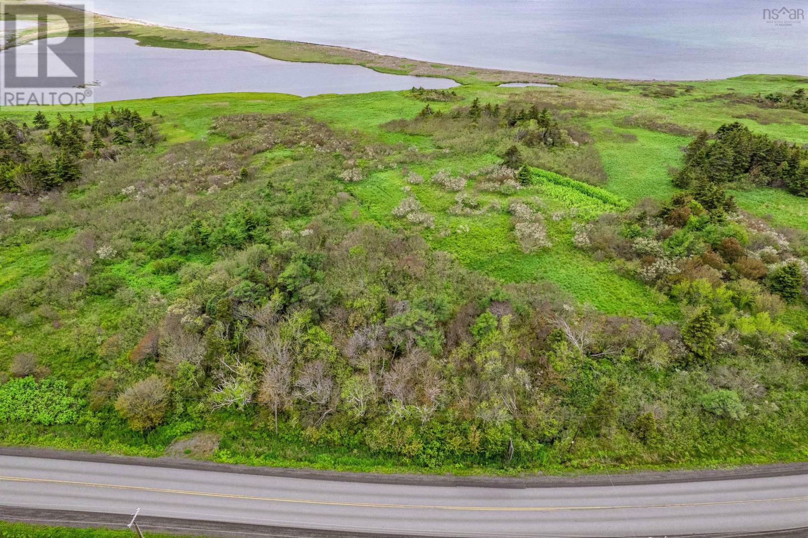 Photo de la propriété: Number 6 Mines Road NS B1A 6V5