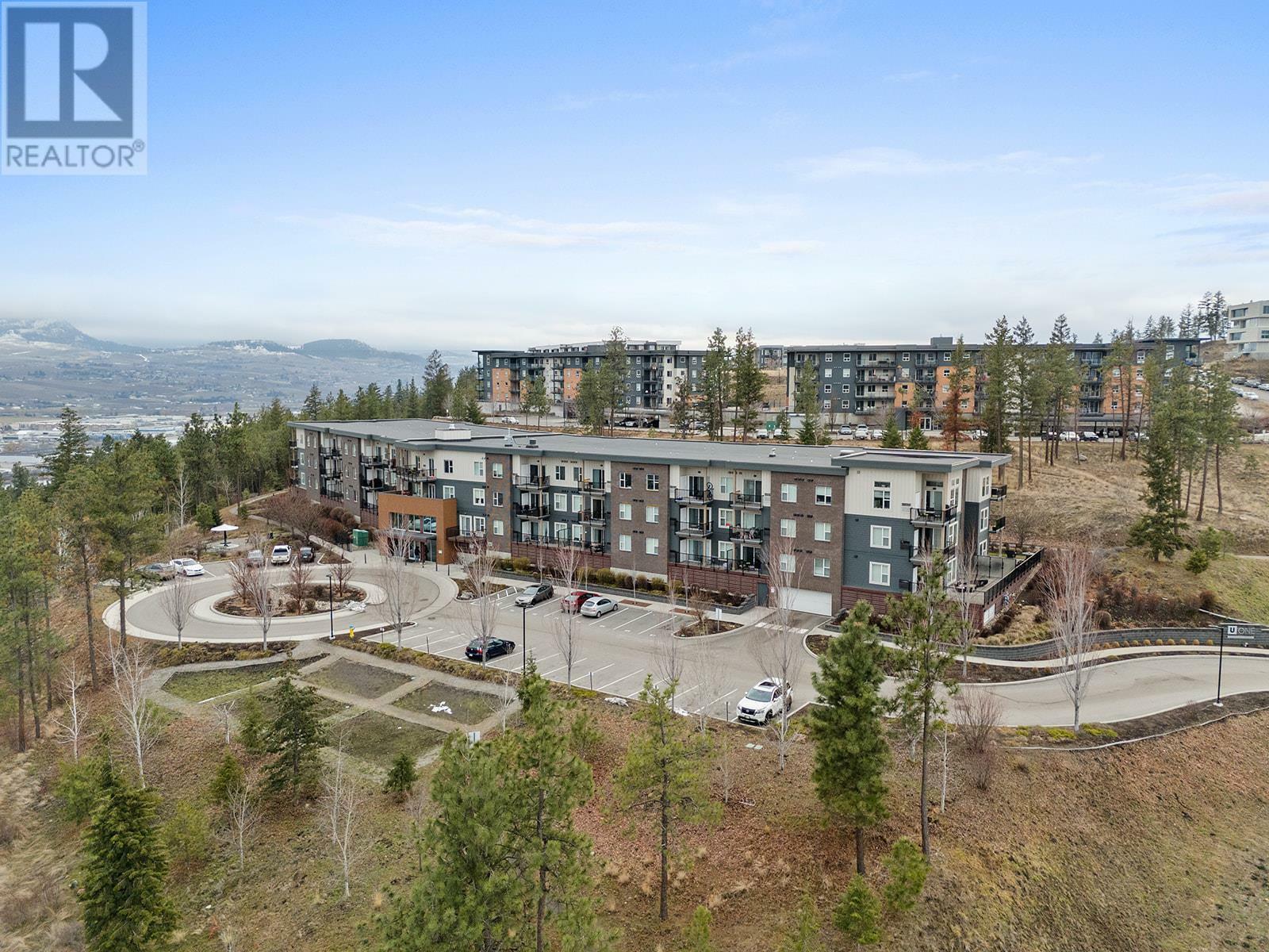 Property Photo: 935 Academy Way 305 BC V1V 3C9