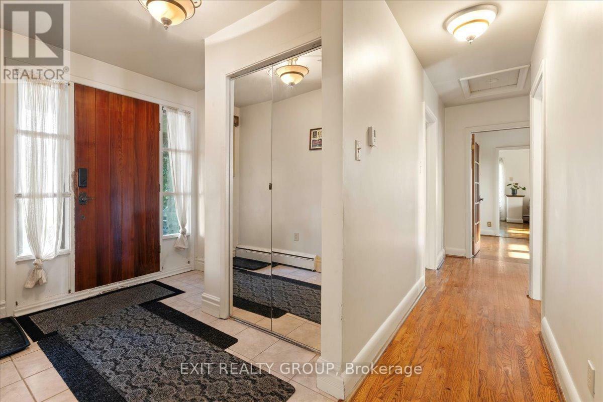 Property Photo: 157 Dundas Street West ON K8P 1A7